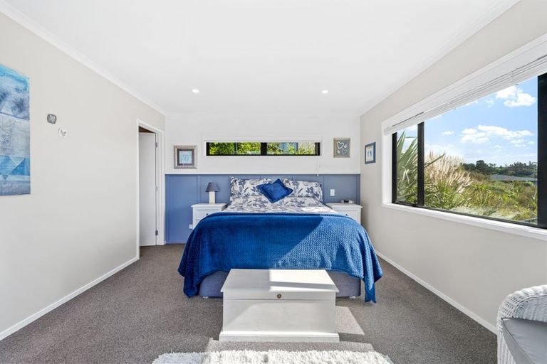 Photo of property in 23 Woodridge Drive, Stanmore Bay, Whangaparaoa, 0932