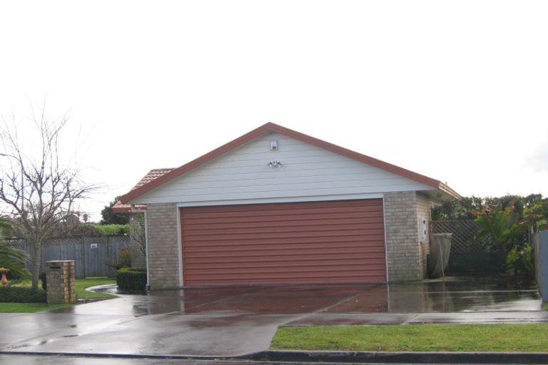 Photo of property in 2 Elderberry Road, Burswood, Auckland, 2013
