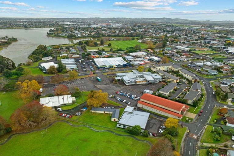 Photo of property in 26/11 Ray Small Drive, Papakura, 2110