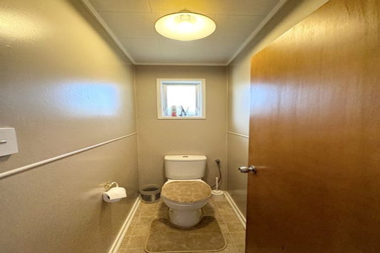 Photo of property in 14 Vina Place, Massey, Auckland, 0614