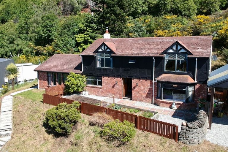 Photo of property in 10 Moss Lane, Sunshine Bay, Queenstown, 9300