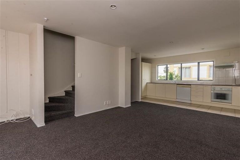 Photo of property in Krisley Court, 15/6 Ambrico Place, New Lynn, Auckland, 0600