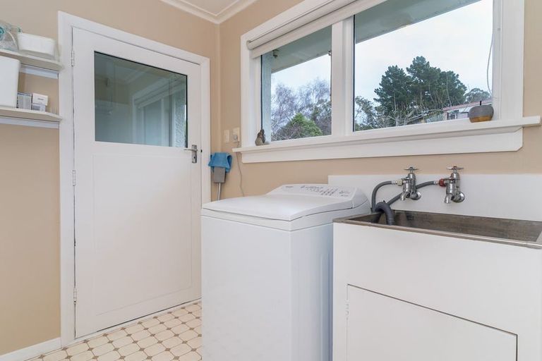 Photo of property in 21 Honeystone Street, Helensburgh, Dunedin, 9010