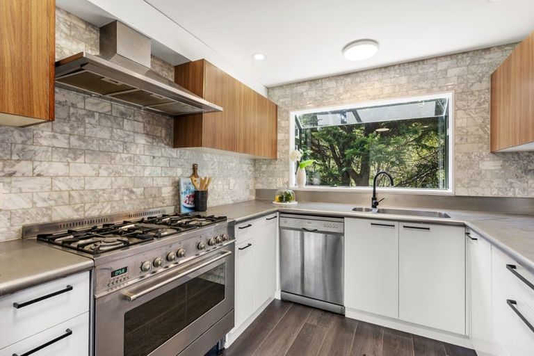 Photo of property in 20 Bay Lair Grove, Island Bay, Wellington, 6023