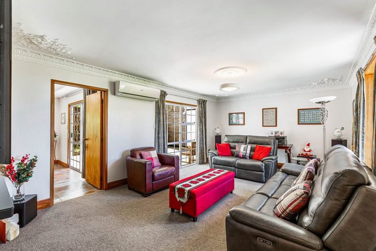 Photo of property in 31 Laingfield Terrace, Laingholm, Auckland, 0604