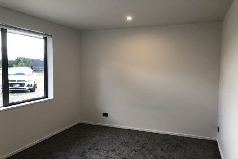 Photo of property in 6 Dingle Street, Lake Hawea, 9382