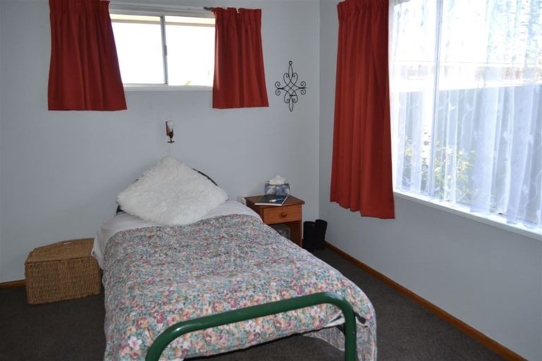 Photo of property in 6 Mcalpine Place, Rangiora, 7400