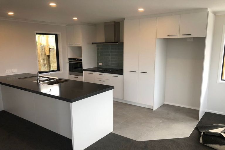 Photo of property in 9a Rishworth Avenue, Stanmore Bay, Whangaparaoa, 0932