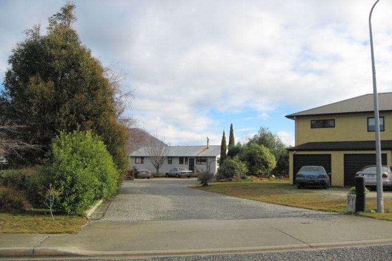 Photo of property in 9a Aeolus Place, Wanaka, 9305