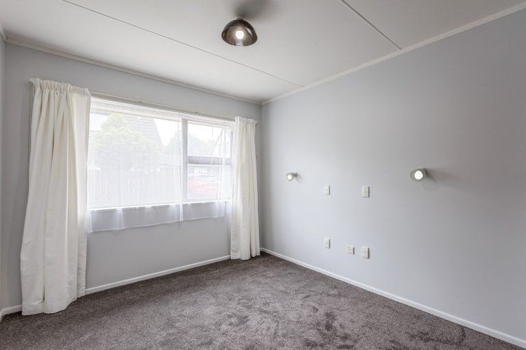Photo of property in 6 Jarrett Court, Roslyn, Palmerston North, 4414