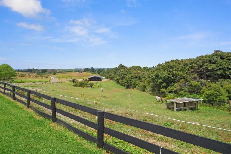 Photo of property in 126 Gatfield Road, Kaukapakapa, 0873