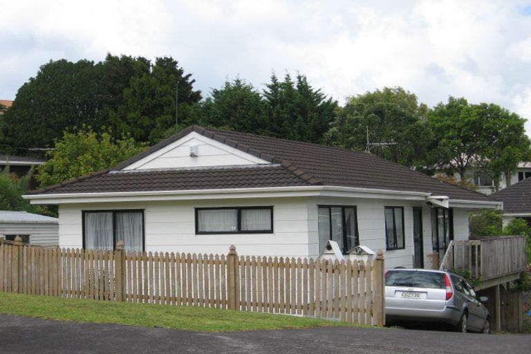 Photo of property in 2/24 Richards Avenue, Forrest Hill, Auckland, 0620