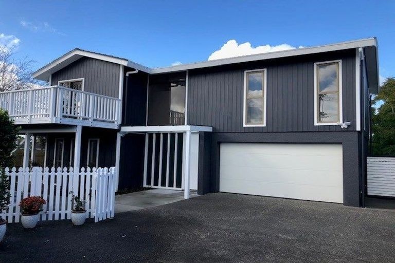 Photo of property in 2/12 Stanley Avenue, Milford, Auckland, 0620