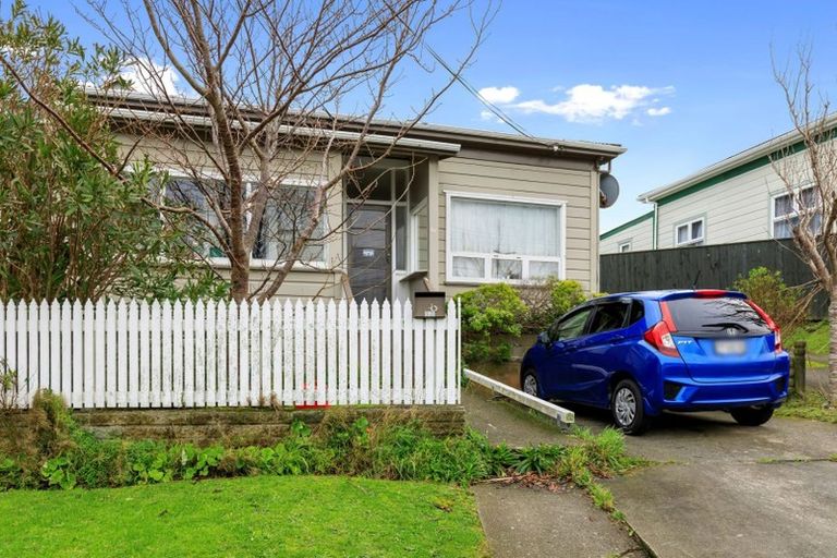 Photo of property in 88 Eden Street, Island Bay, Wellington, 6023