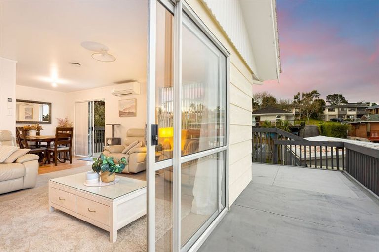 Photo of property in 8 Sari Place, Massey, Auckland, 0614