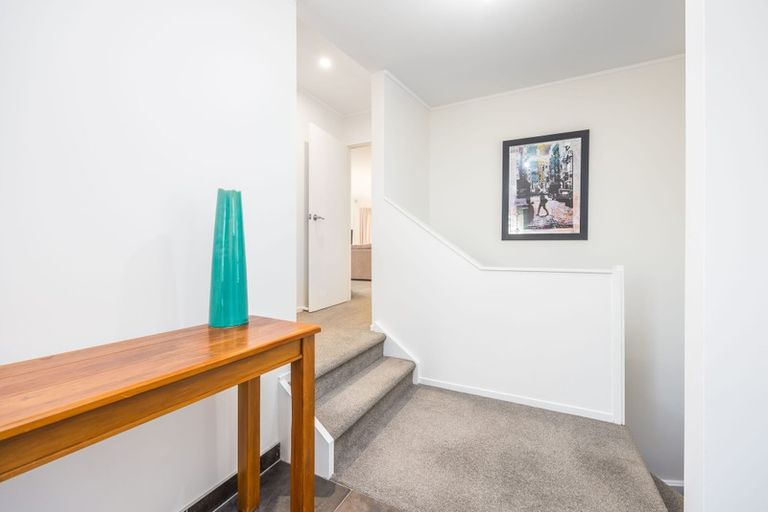 Photo of property in 2/33-35 Teal Crescent, Beach Haven, Auckland, 0626