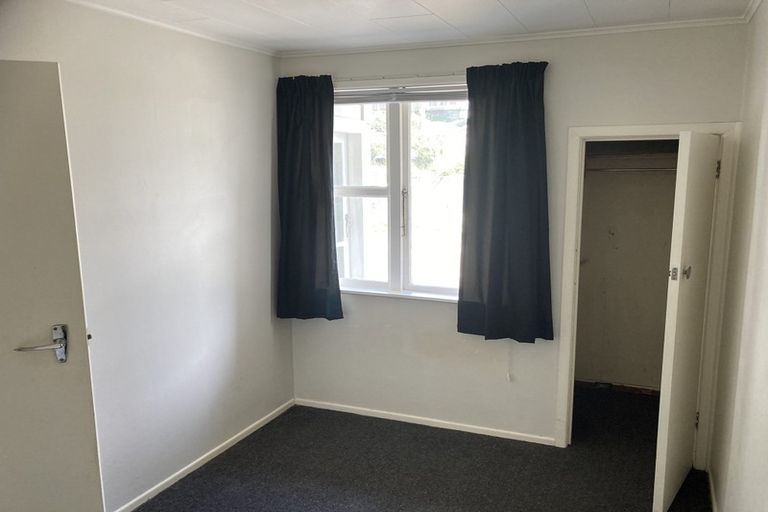 Photo of property in 87 Queens Drive, Lyall Bay, Wellington, 6022