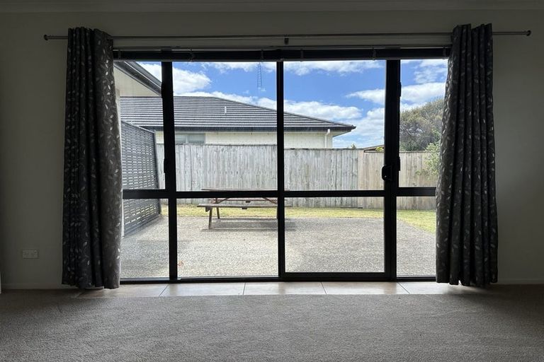 Photo of property in 13 Hoihere Drive, One Tree Point, 0118