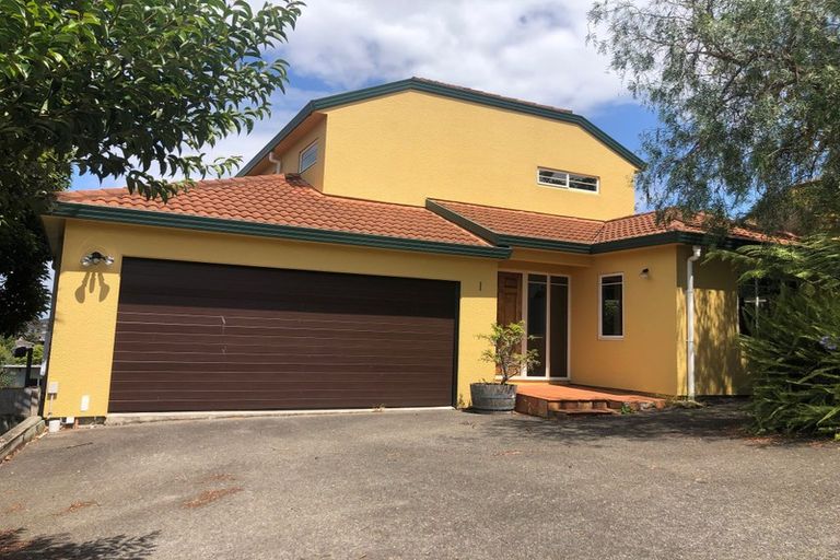 Photo of property in Chantelle Close, 44a Lavery Place, Sunnynook, Auckland, 0632