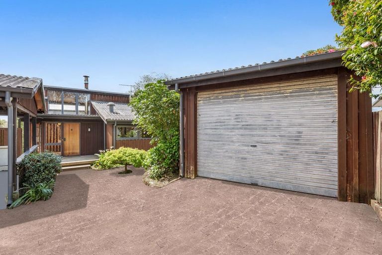 Photo of property in 35 Rushgreen Avenue, Pahurehure, Papakura, 2113