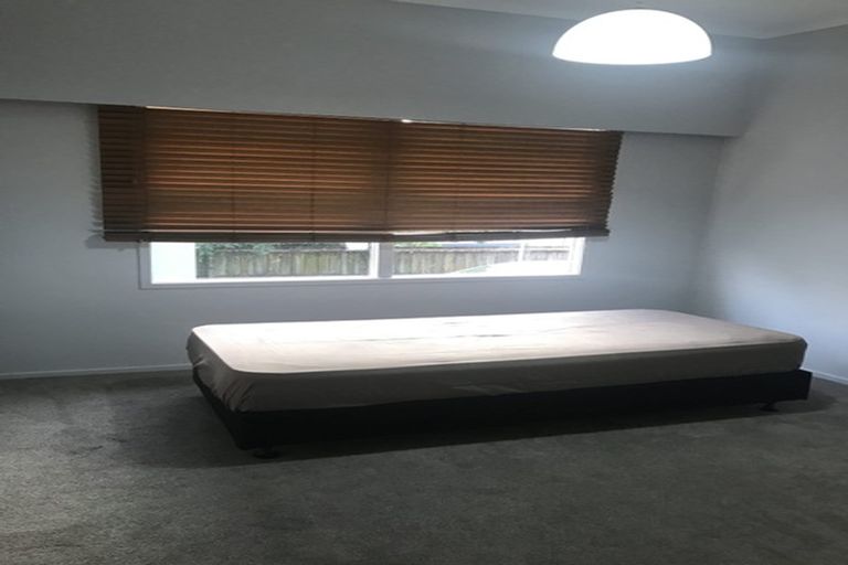 Photo of property in 12a Waiari Road, Conifer Grove, Takanini, 2112