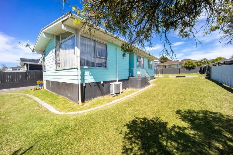 Photo of property in 6 Burbank Avenue, Manurewa, Auckland, 2102