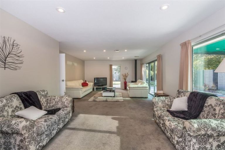 Photo of property in 51 Durrell Way, Rolleston, 7614