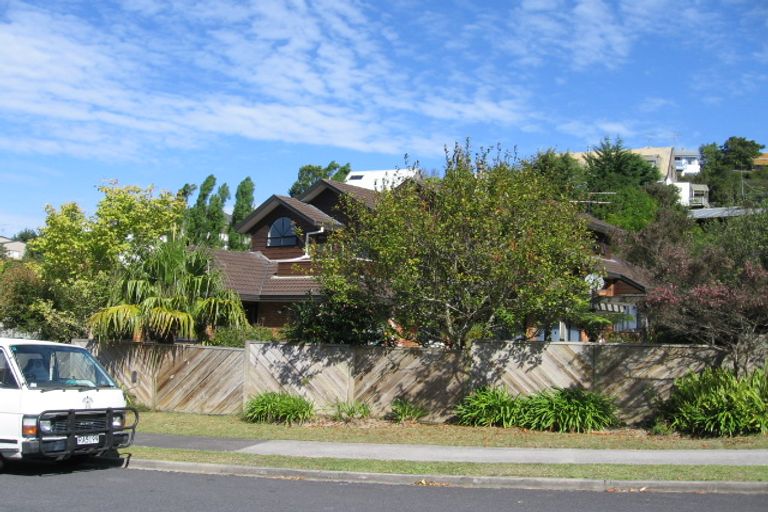 Photo of property in 26 Penguin Drive, Murrays Bay, Auckland, 0630