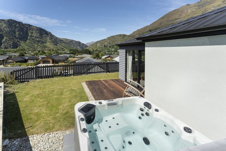 Photo of property in 22 Morning Star Terrace, Arthurs Point, Queenstown, 9371