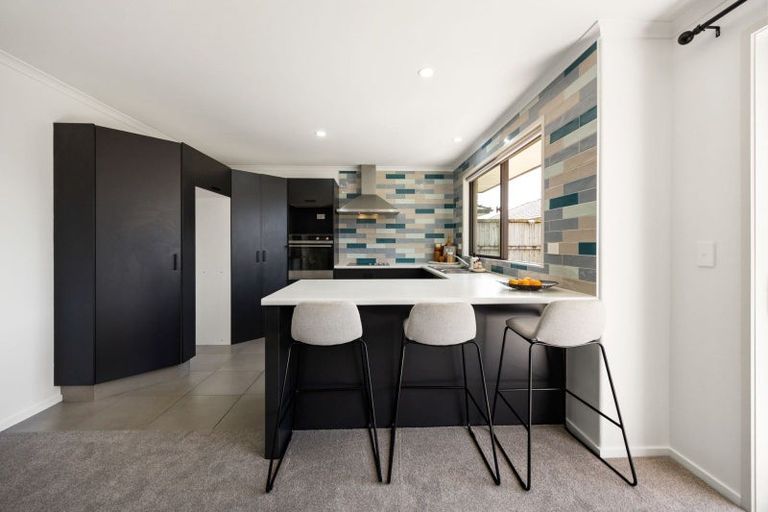 Photo of property in 48 Edgeview Crescent, Fitzroy, Hamilton, 3206