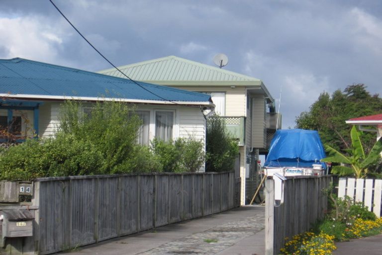 Photo of property in 14a Edgerton Road, Te Atatu Peninsula, Auckland, 0610