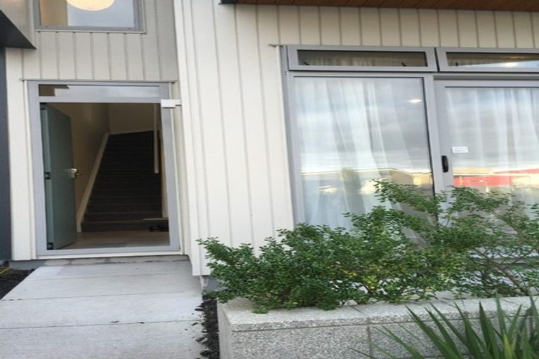 Photo of property in 18 Teal Way, Hobsonville, Auckland, 0616