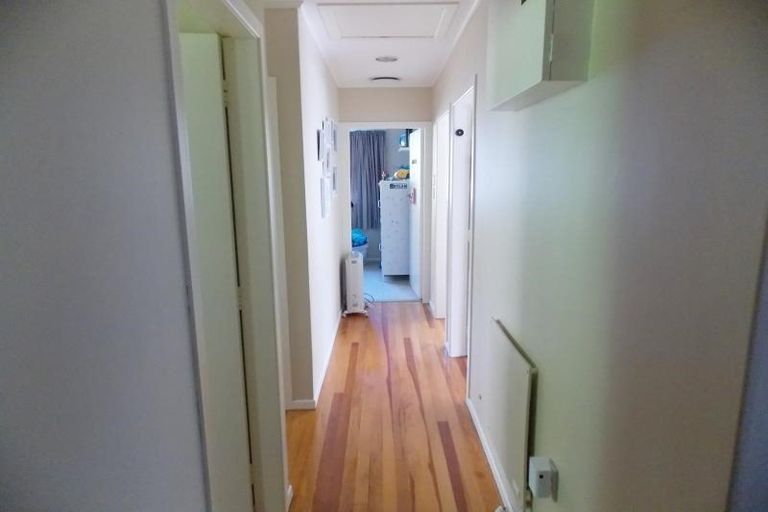 Photo of property in 38 Catherine Crescent, Paparangi, Wellington, 6037