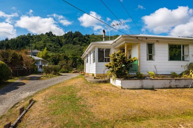 Photo of property in 63 Hampden Street, Picton, 7220