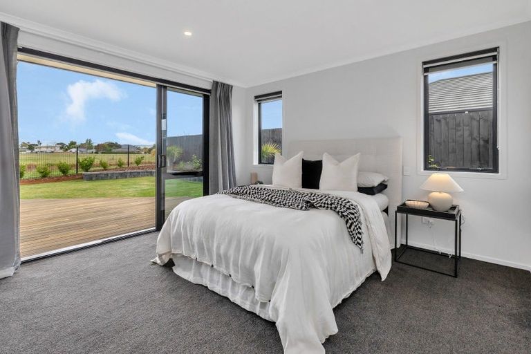 Photo of property in 25 Kitemaunga Avenue, One Tree Point, 0118