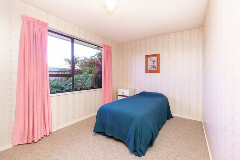 Photo of property in 2/127 Reynolds Avenue, Bishopdale, Christchurch, 8053
