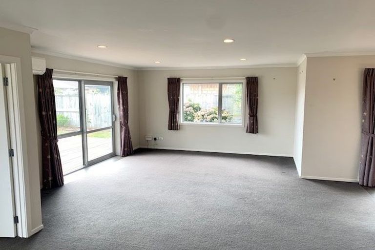 Photo of property in 16 Piwakawaka Court, Rototuna North, Hamilton, 3210