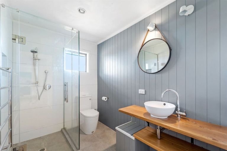 Photo of property in 528 Beach Road, Murrays Bay, Auckland, 0630