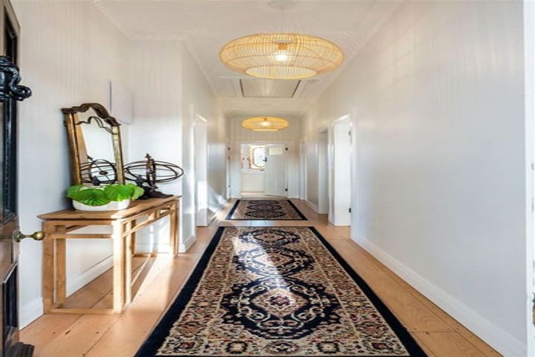 Photo of property in 67 Verran Road, Birkenhead, Auckland, 0626