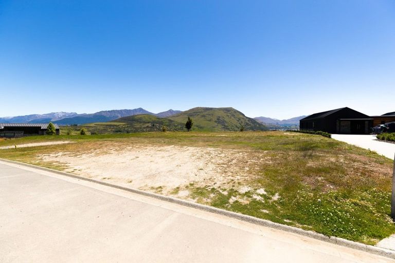 Photo of property in 16 Double Cone Road, Jacks Point, Queenstown, 9371