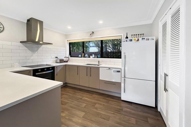 Photo of property in 8/66 Rathgar Road, Henderson, Auckland, 0610