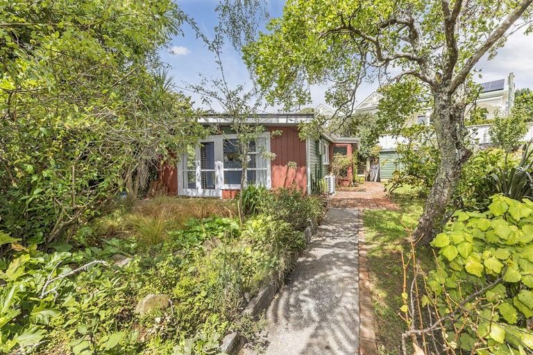 Photo of property in 41 Glenbervie Terrace, Thorndon, Wellington, 6011