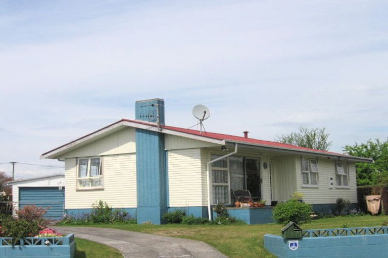 Photo of property in 8 Fenruss Street, Fairy Springs, Rotorua, 3015