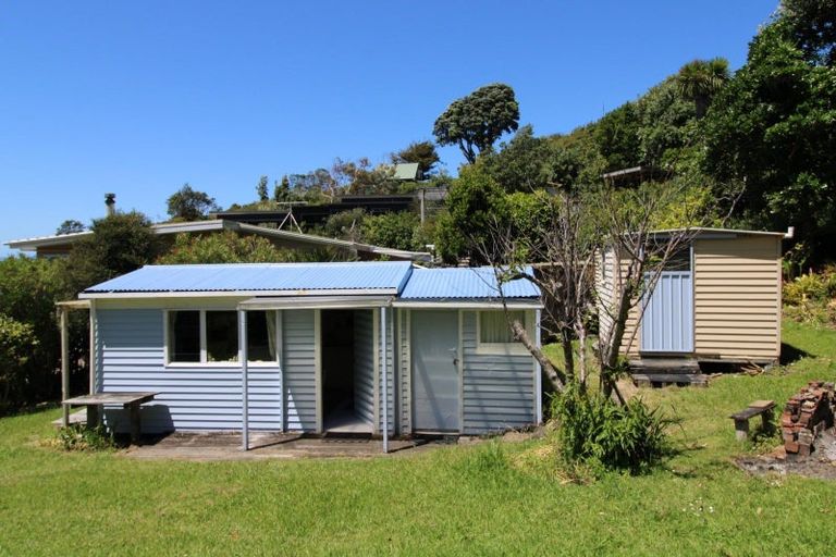 Photo of property in 2 Seavill Park Road, Kuaotunu West, Whitianga, 3592