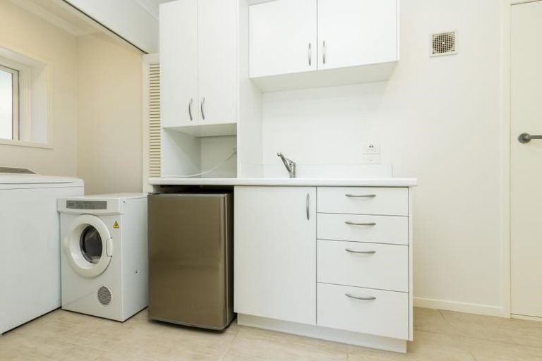 Photo of property in 2/34 Whitby Crescent, Mairangi Bay, Auckland, 0630