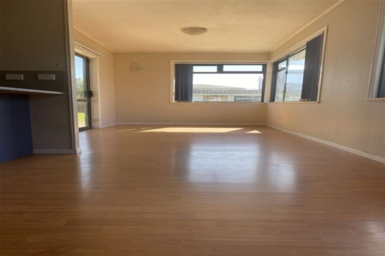 Photo of property in 30 Fernaig Street, Papakura, 2110