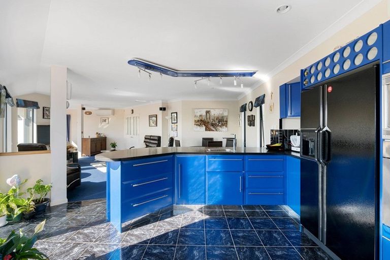 Photo of property in 7 Sunset Terrace, Waikanae Beach, Waikanae, 5036