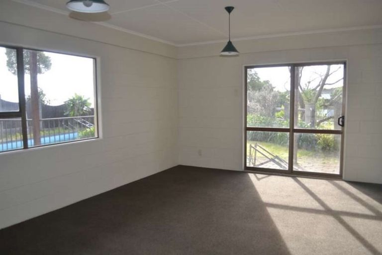 Photo of property in 16 Tiverton Crescent, Whalers Gate, New Plymouth, 4310