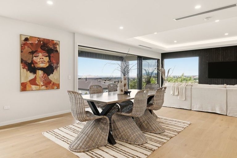 Photo of property in 58a Hinewa Road, Otumoetai, Tauranga, 3110