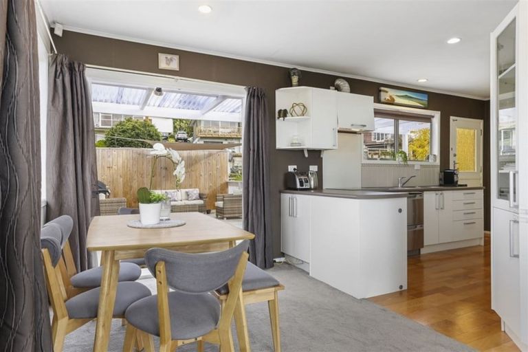 Photo of property in 13 Mcclintock Road, Massey, Auckland, 0614